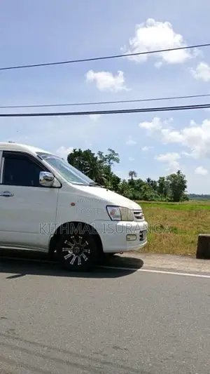 Toyota Noah 2001 Van (Used)