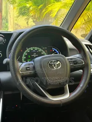 Toyota Voxy 2024 Van (Used)