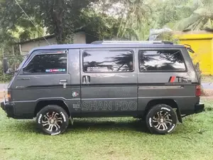 Mitsubishi L300 1985 Van (Used)