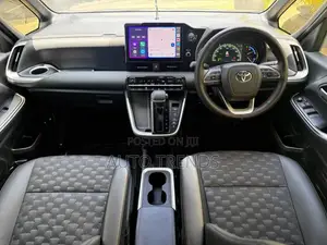 Toyota Voxy 2024 Van (Used)