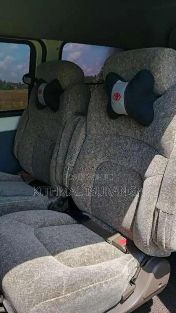 Toyota Noah 2001 Van (Used)