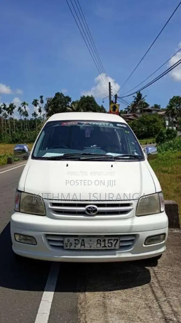 Toyota Noah 2001 Van (Used)