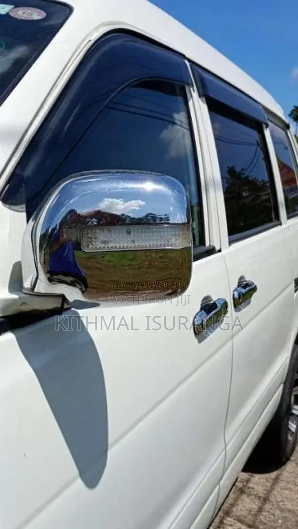 Toyota Noah 2001 Van (Used)