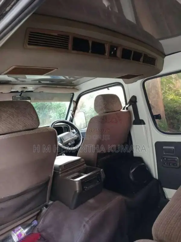 Toyota Dolphin 1995 Van (Used)