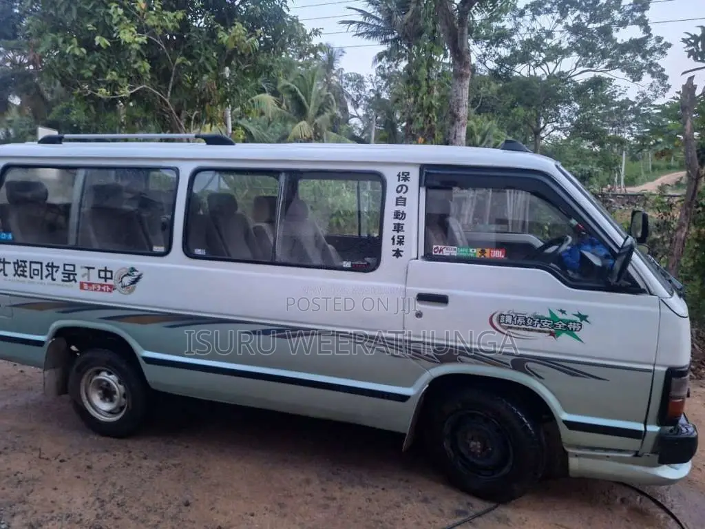 Toyota HIACE 1983 Van (Used)