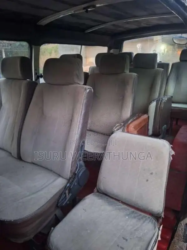 Toyota HIACE 1983 Van (Used)