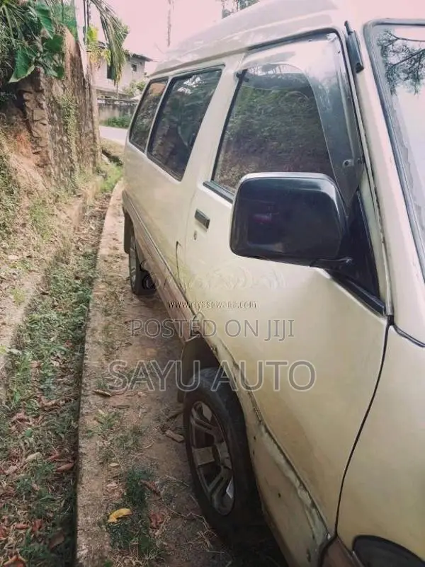 Toyota TownAce CR27 1990 Van (Used)