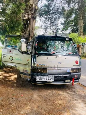 Nissan Caravan 2000 Van (Used)