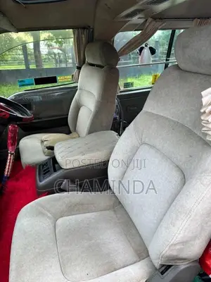 Nissan Caravan 2000 Van (Used)