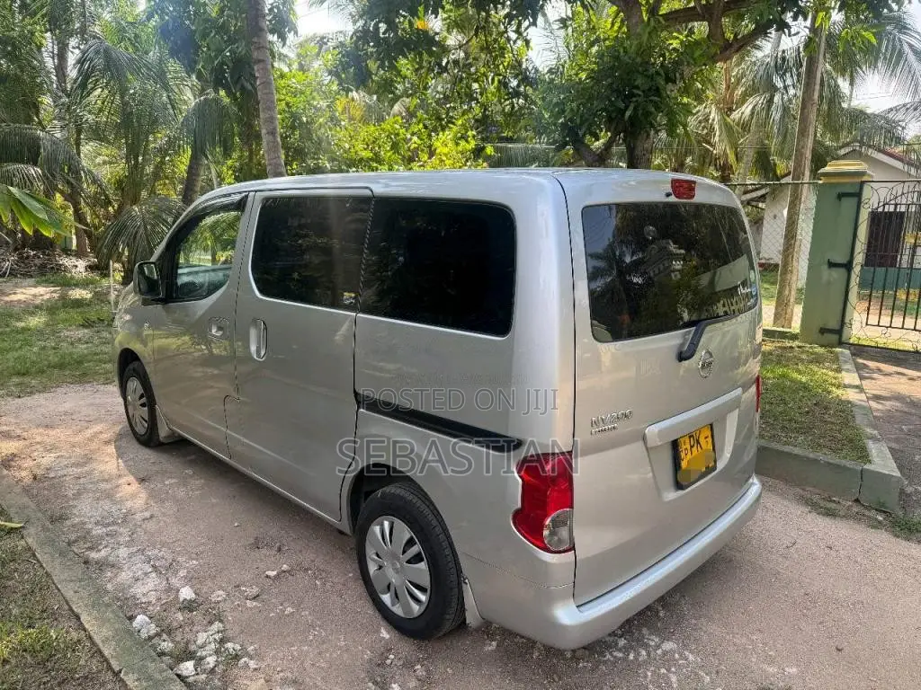 Nissan NV200 2018 Van (Used)