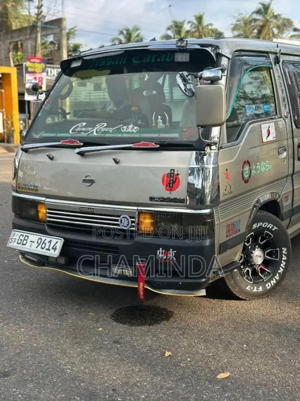 Nissan Caravan 2000 Van (Used)