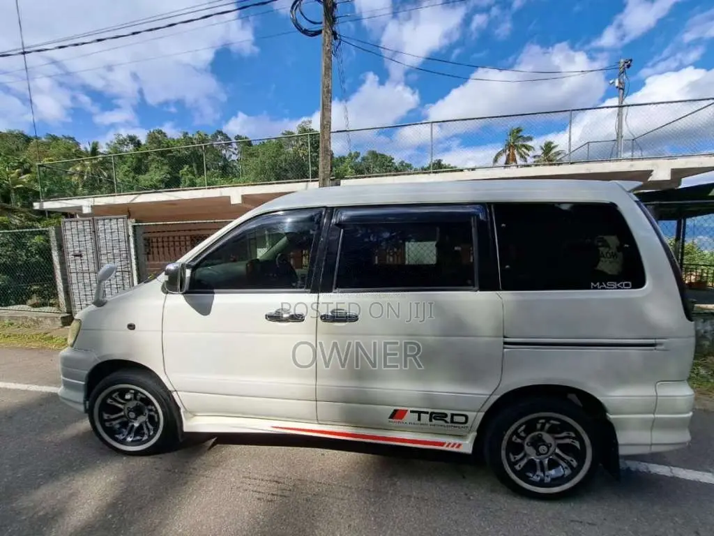 Toyota TownAce Noah KR42 2012 Van (Used)