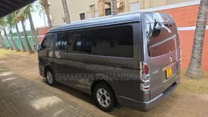 Toyota KDH Super GL 2007 Van (Used)