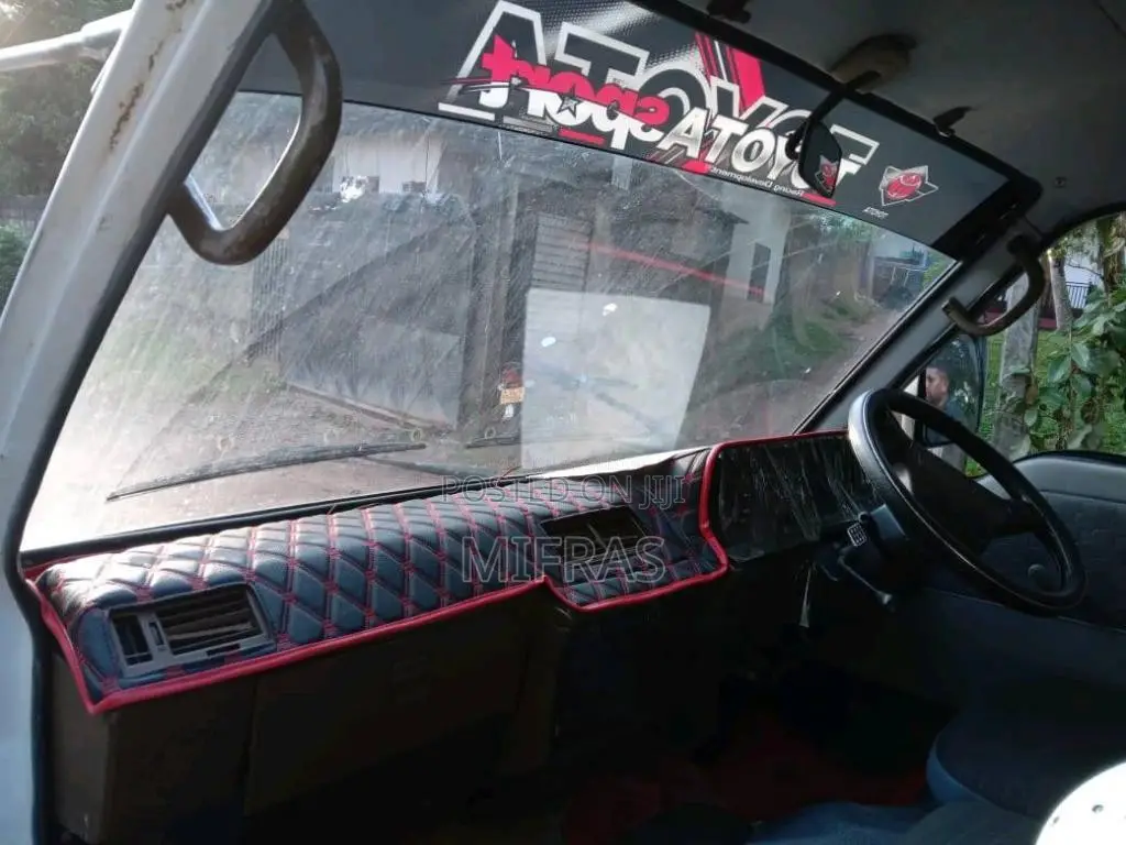 Toyota Shell 1985 Van (Used)