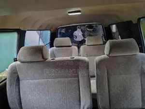 Toyota Dolphin 2004 Van (Used)
