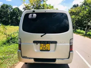 Nissan Caravan E25 2012 Van (Used)