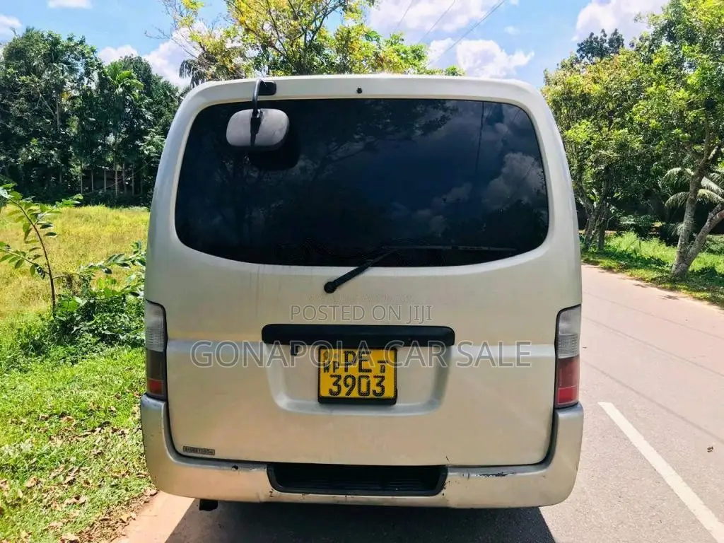 Nissan Caravan E25 2013 Van (Used)
