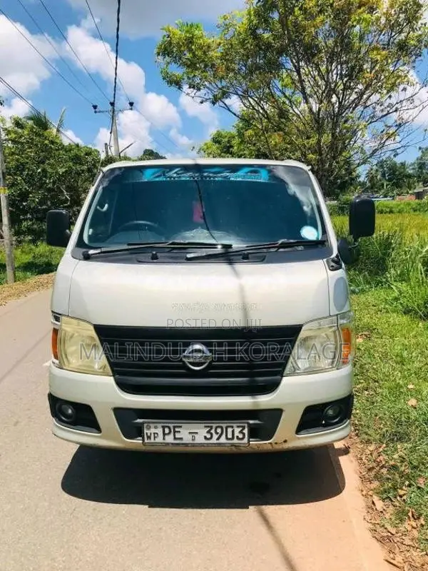 Nissan Caravan E25 2012 Van (Used)