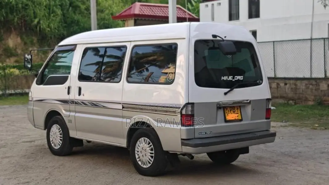 Mazda Vanette 2002 Van (Used)