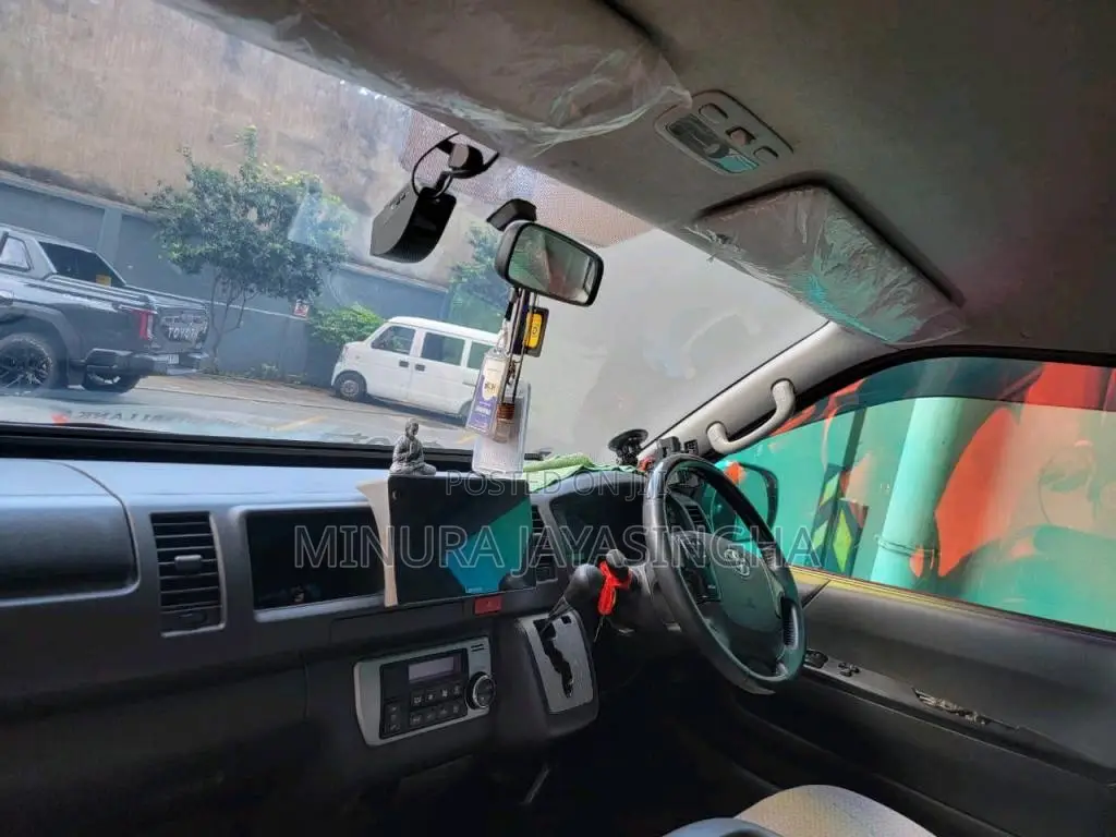 Toyota KDH 223 2015 Van (Used)