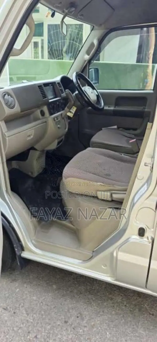 Nissan NV100 2015 Van (Used)