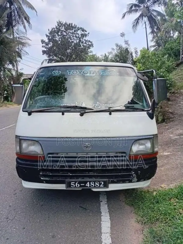 Toyota Dolphin 1991 Van (Used)