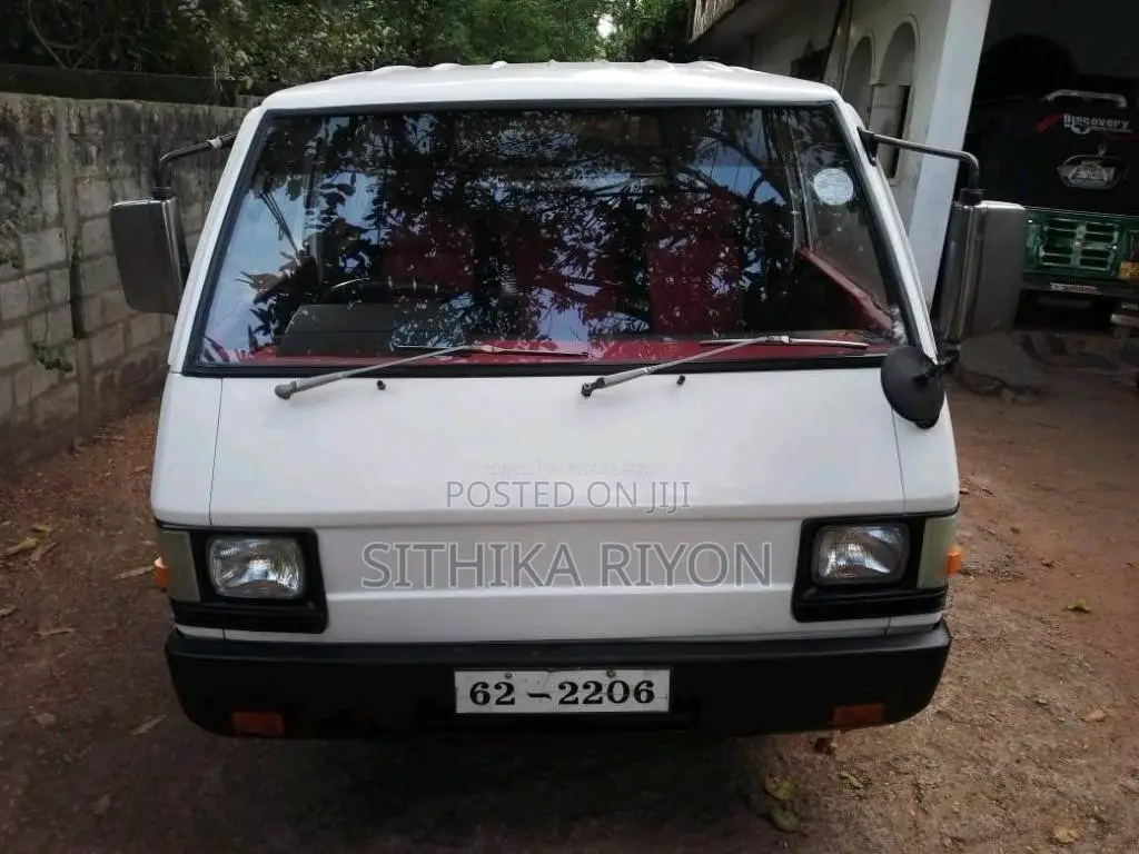 Mitsubishi L300 1981 Van (Used)