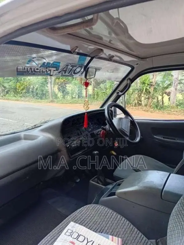 Toyota Dolphin 1991 Van (Used)