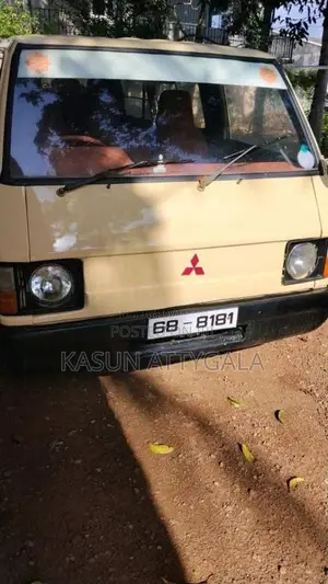 Mitsubishi L300 1988 Van (Used)