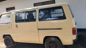 Mitsubishi L300 1988 Van (Used)