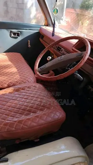 Mitsubishi L300 1988 Van (Used)