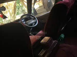 Toyota Dolphin 1993 Van (Used)