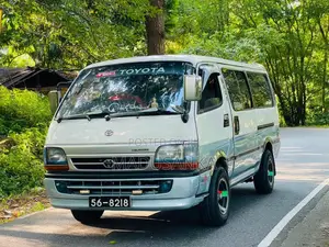 Toyota Dolphin 1992 Van (Used)