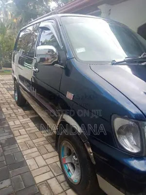 Toyota Noah 2000 Van (Used)