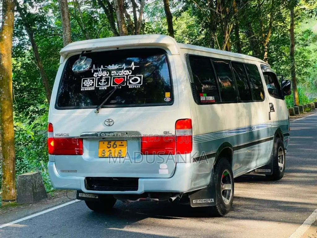 Toyota Dolphin 1992 Van (Used)