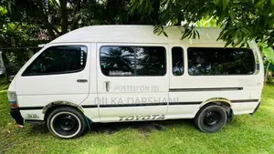 Toyota Hiace 2001 Van (Used)