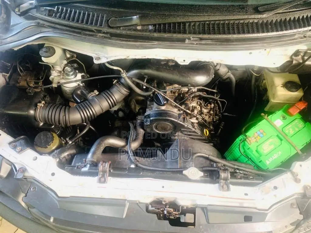 Toyota Noah 1998 Van (Used)