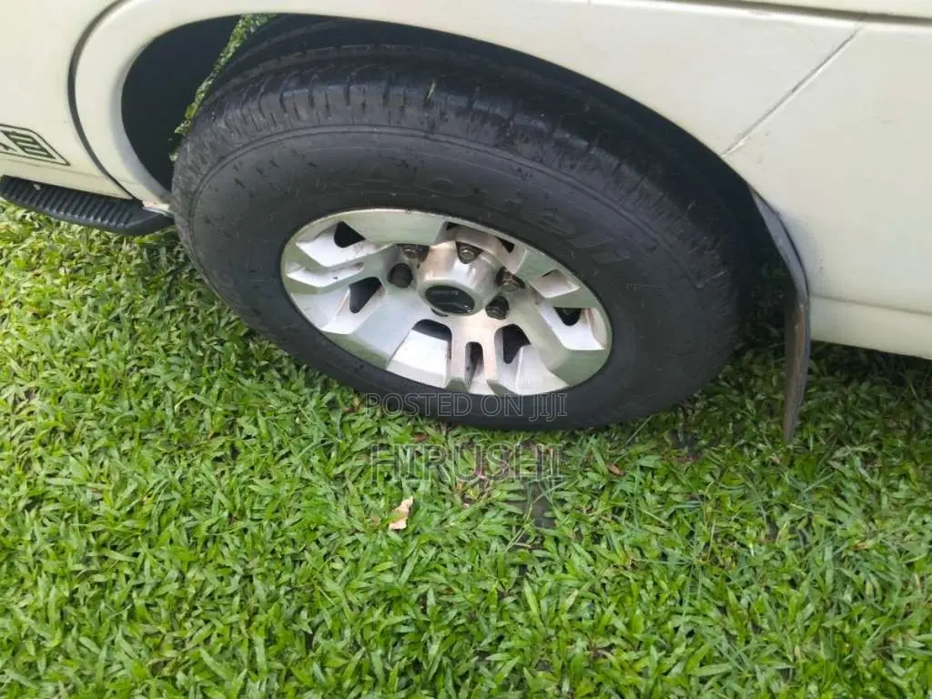 Isuzu Fargo 1994 Van (Used)