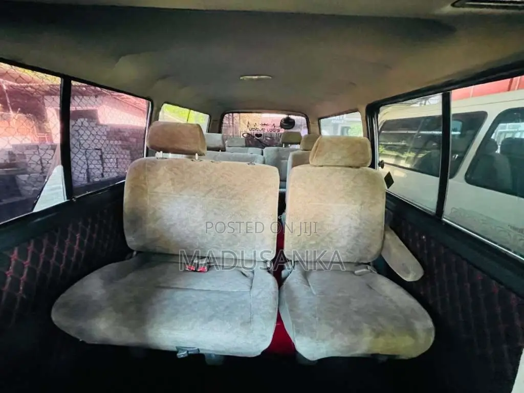 Toyota Dolphin 1992 Van (Used)