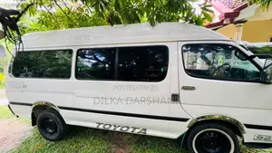 Toyota Hiace 2001 Van (Used)