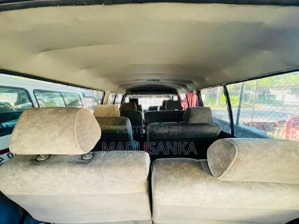 Toyota Dolphin 1992 Van (Used)