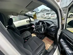 Toyota NOAH VOXY 2015 Van (Used)