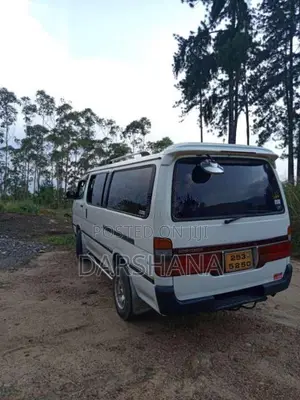 Toyota Dolphin 113 1994 Van (Used)