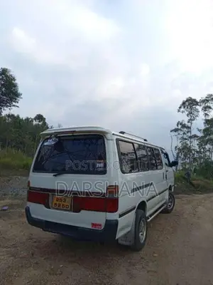Toyota Dolphin 113 1994 Van (Used)