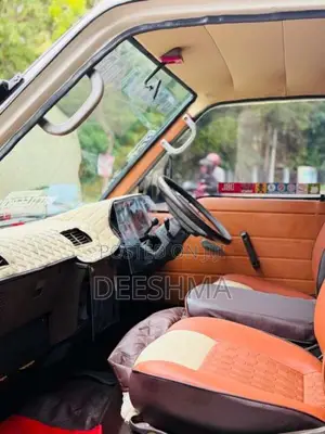 Toyota HIACE 1989 Van (Used)