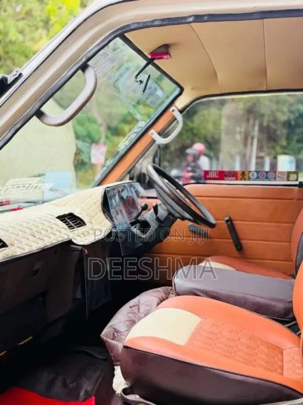 Toyota HIACE 1989 Van (Used)
