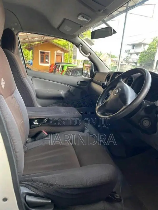 Nissan Caravan 2015 Van (Used)