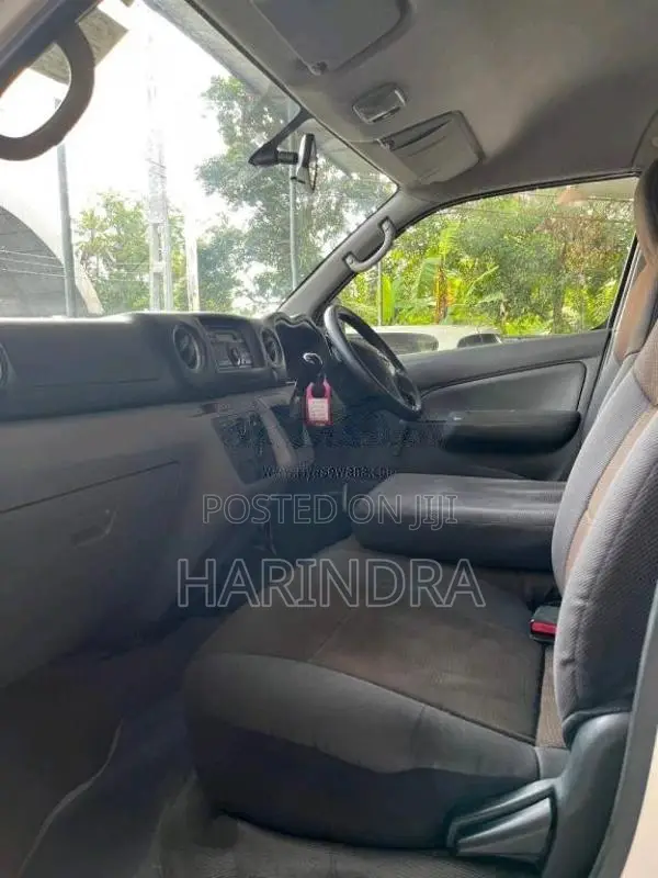 Nissan Caravan 2015 Van (Used)