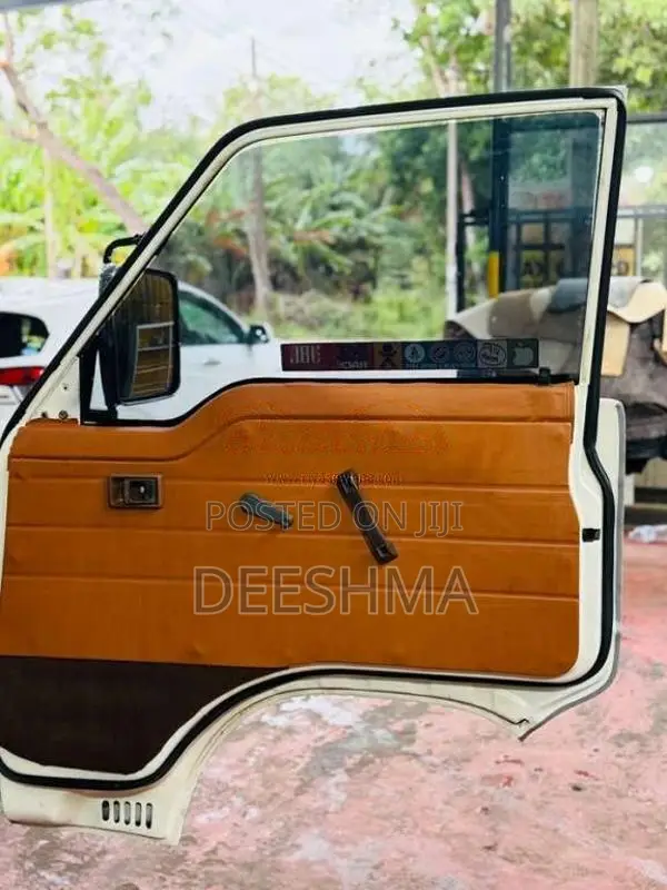 Toyota HIACE 1989 Van (Used)