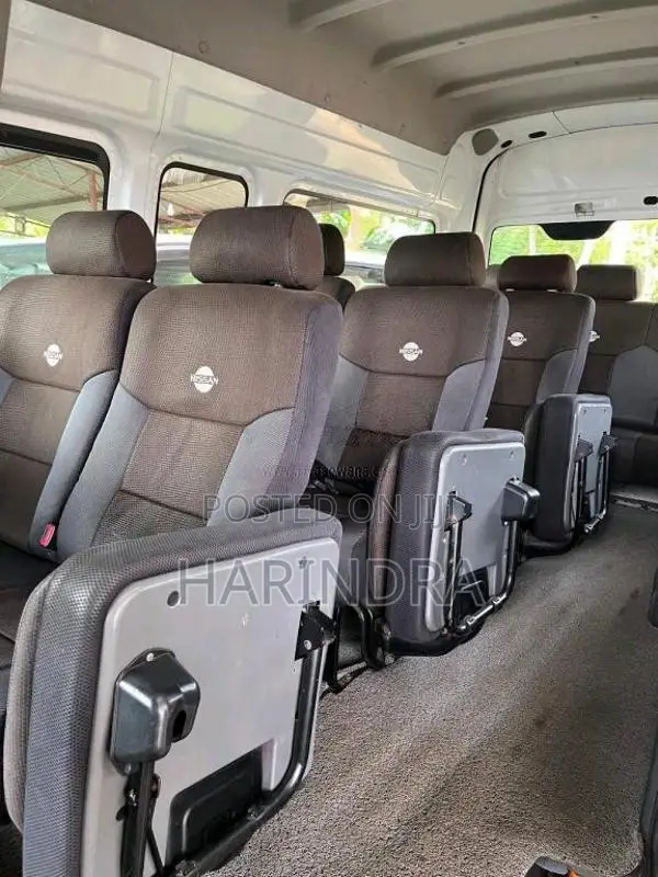 Nissan Caravan 2015 Van (Used)